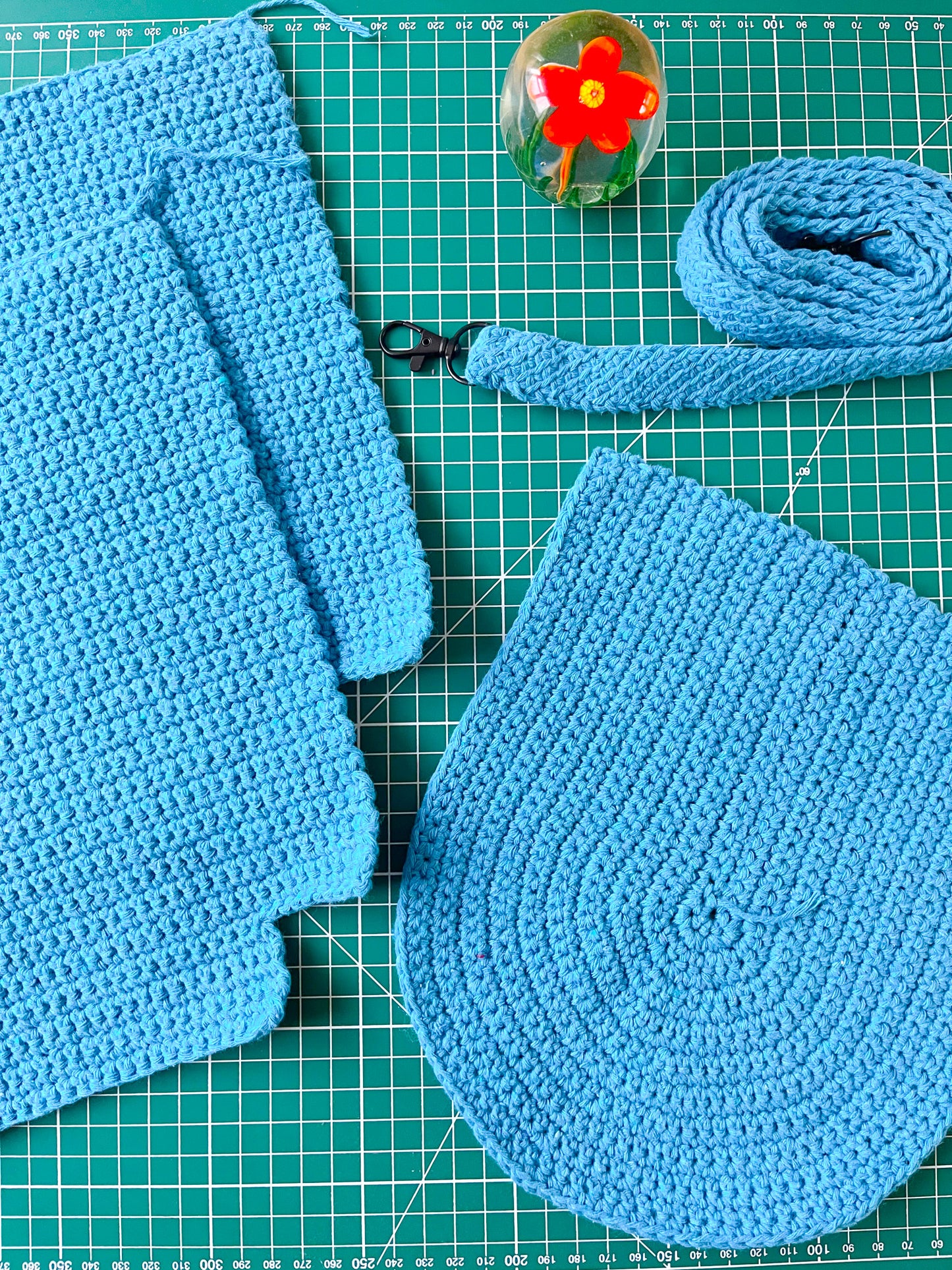 Rose Hand Crochet Crossbody Bag /Blue
