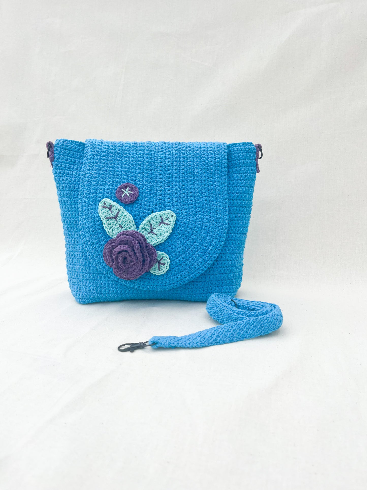 Rose Hand Crochet Crossbody Bag /Blue