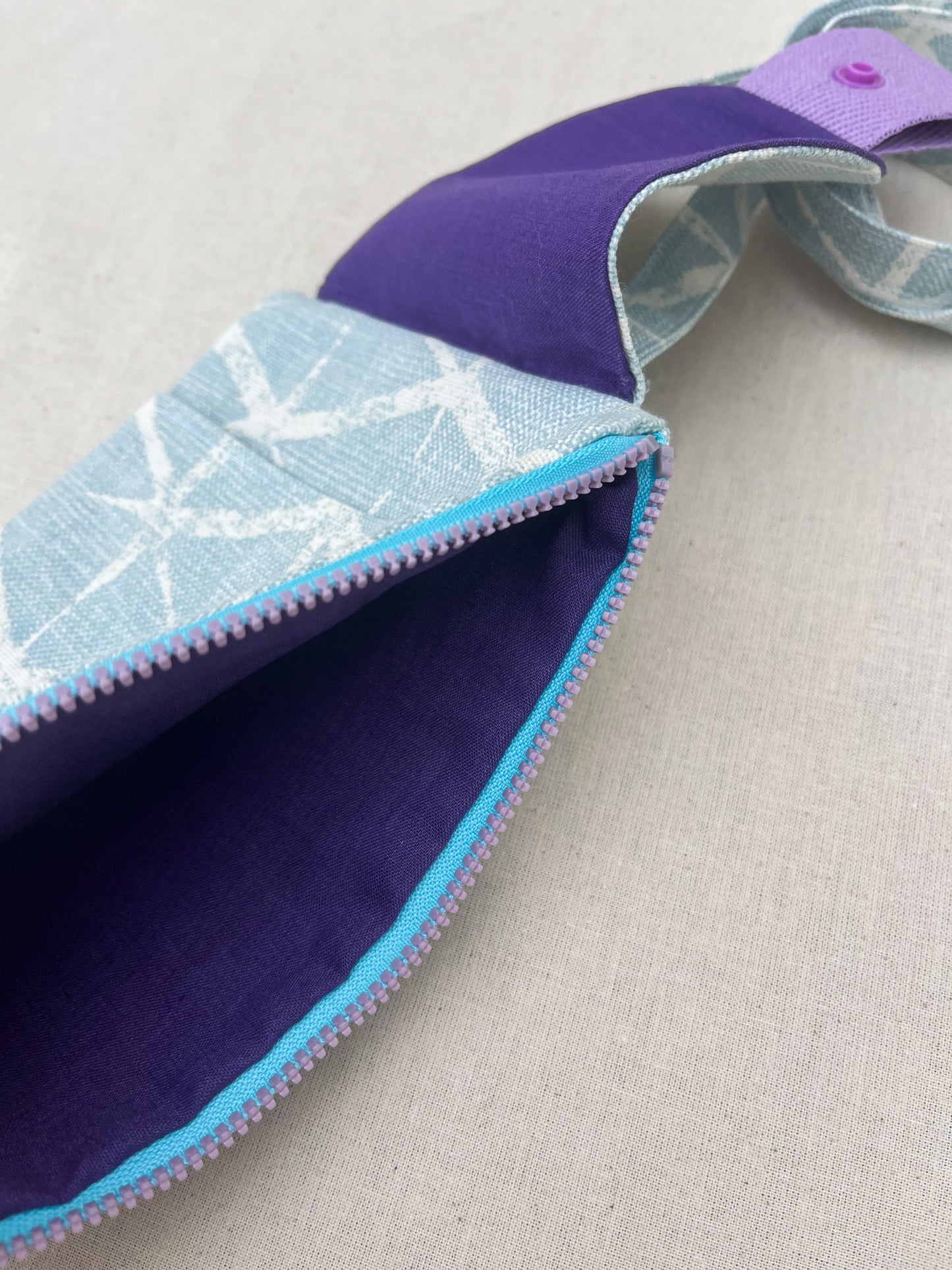 Zipper Phone Bag / Triangles