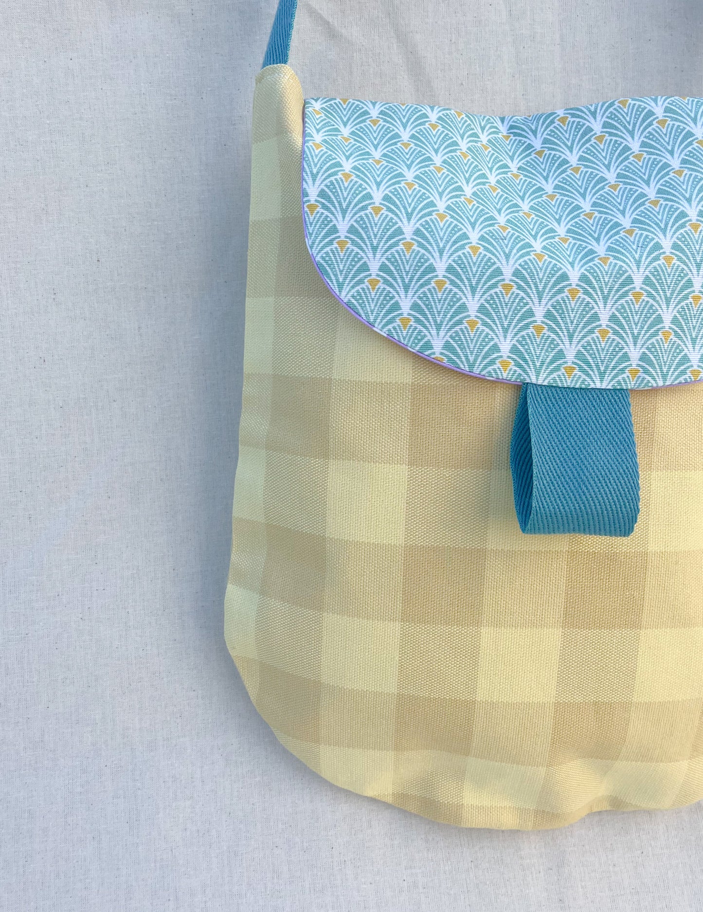 Retro Style Oval Shoulder Bag / Yellow Check