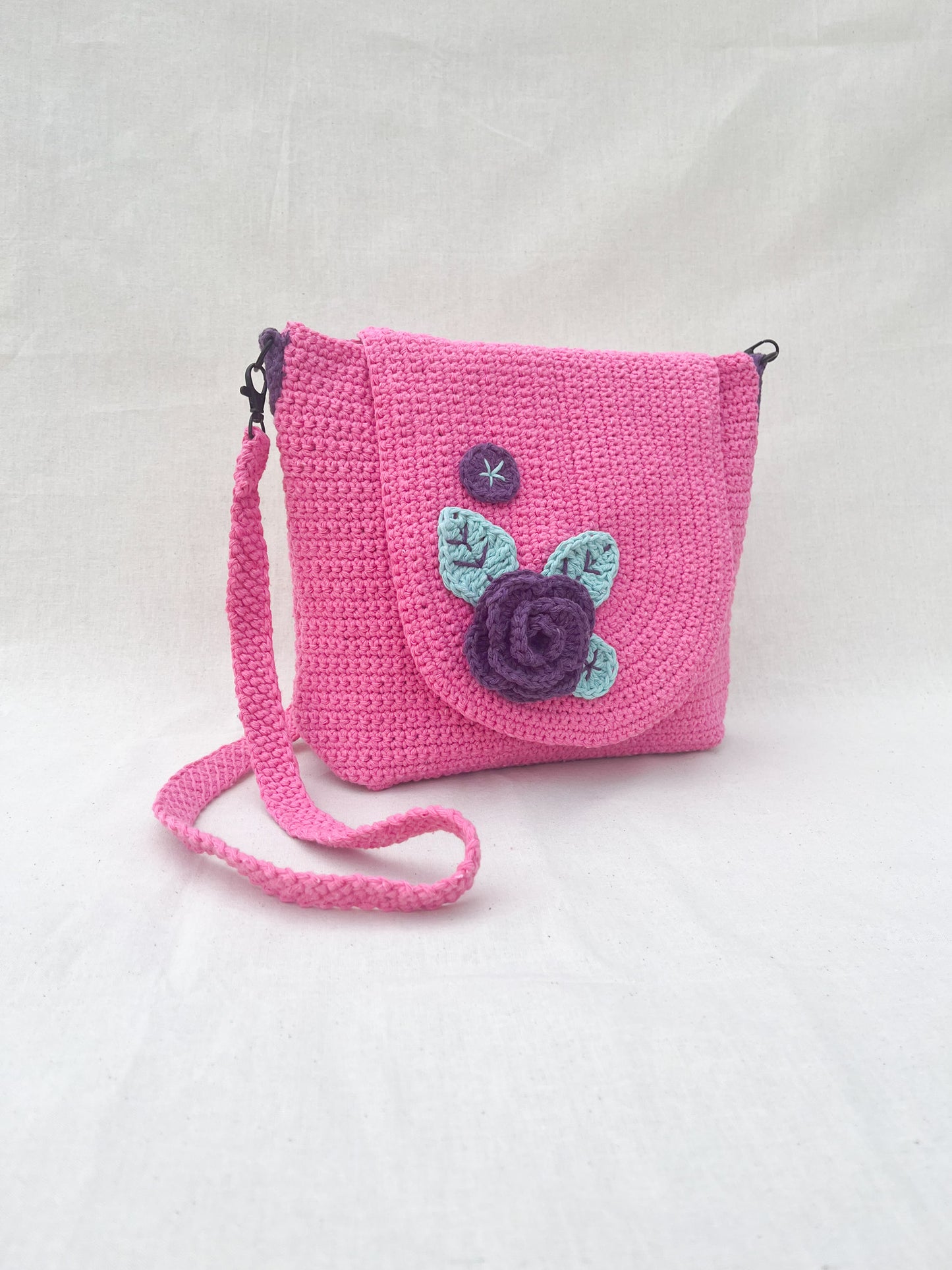 Rose Hand Crochet Crossbody Bag / Pink
