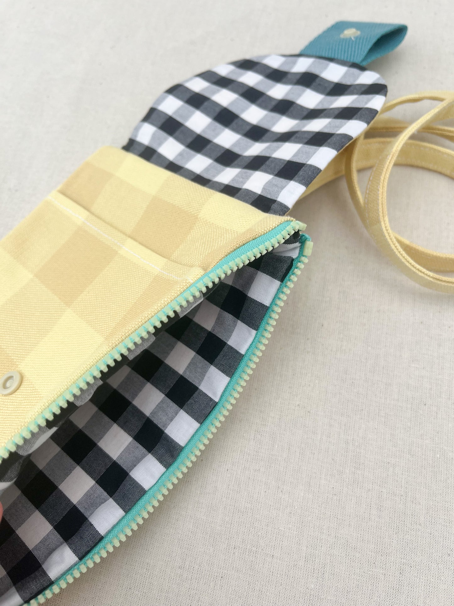 Zipper Phone Bag / Check