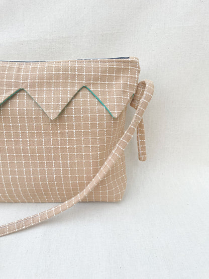 Zigzag Crossbody Bag / Beige