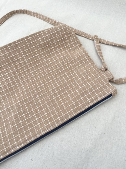 Zigzag Crossbody Bag / Beige