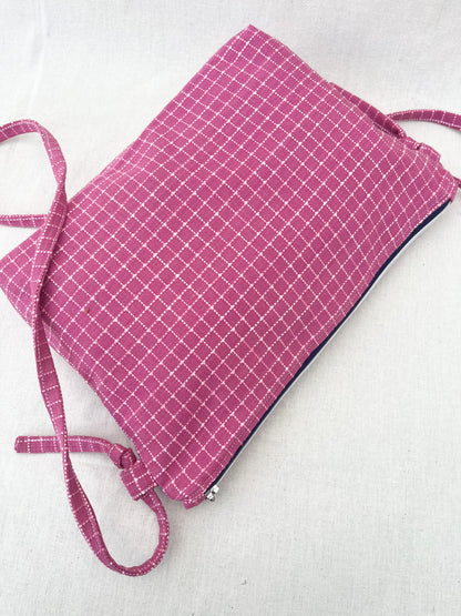 Zigzag Crossbody Bag / Pink